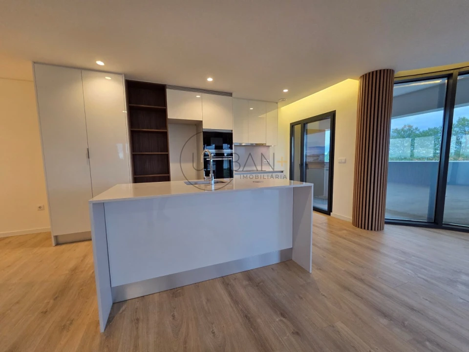 Apartamento T2 para Venda em Repeses e São Salvador Foto 2