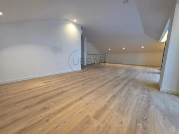 Apartamento T2 para Venda em Repeses e São Salvador