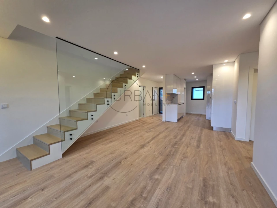 Apartamento T2 para Venda em Repeses e São Salvador Foto 1