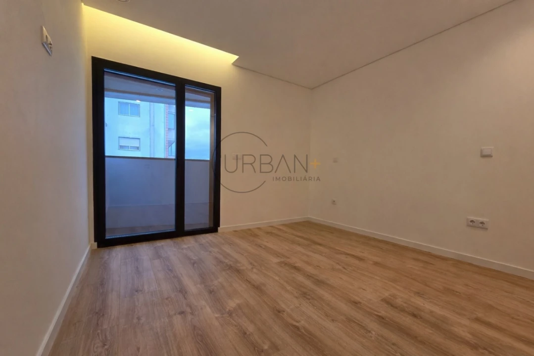 Apartamento T2 para Venda em Repeses e São Salvador Foto 9