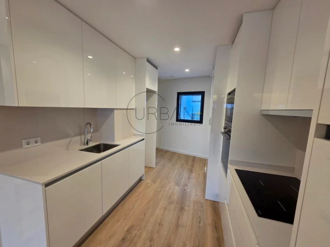 Apartamento T2 para Venda em Repeses e São Salvador Foto 4