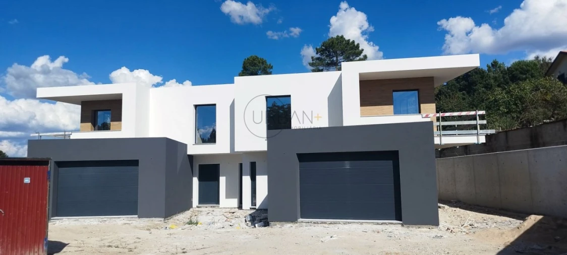 Moradia T4 para Venda em São João de Lourosa Foto 3