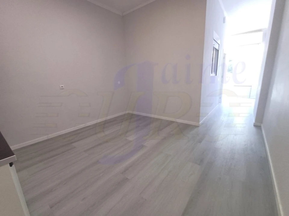 Apartamento T1 para Venda em Queluz e Belas Foto 2