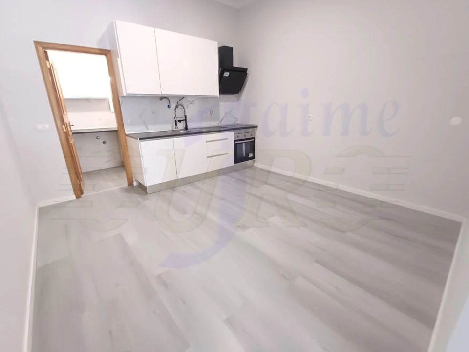 Apartamento T1 para Venda em Queluz e Belas Foto 3