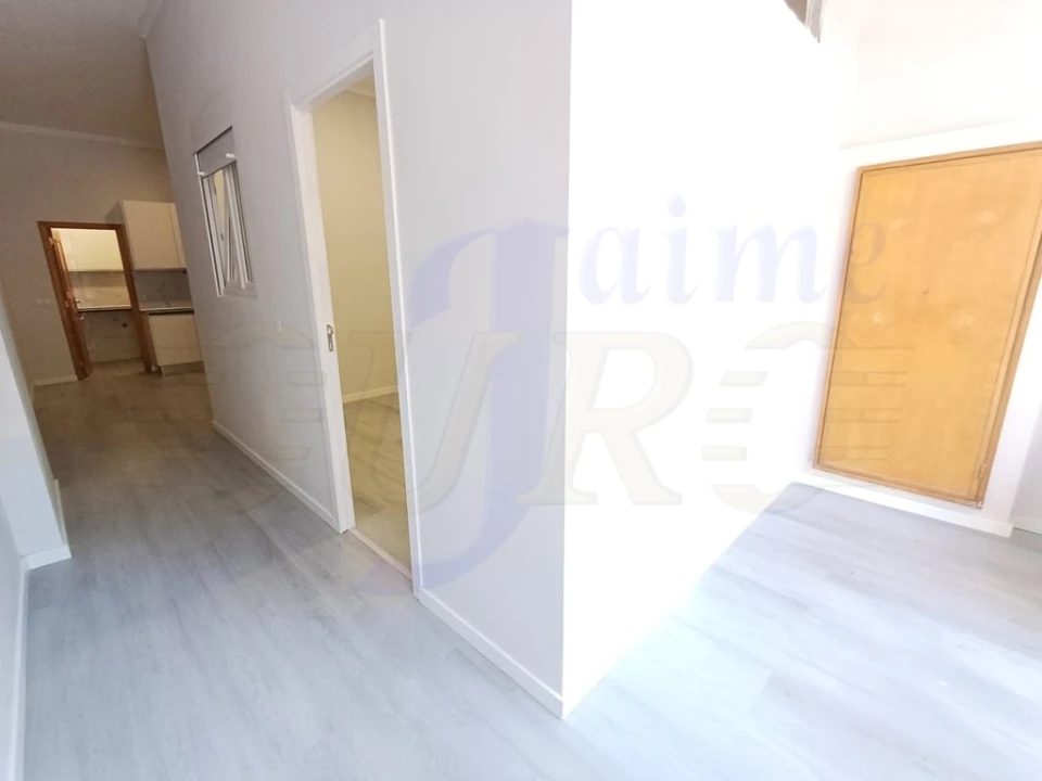 Apartamento T1 para Venda em Queluz e Belas Foto 4