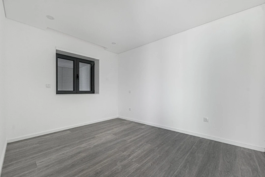 Moradia T4 para Venda em Lago Foto 7