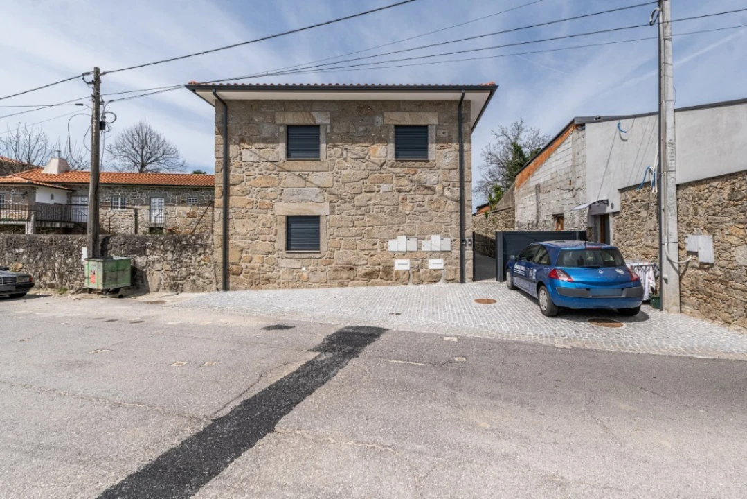 Moradia T4 para Venda em Lago Foto 1