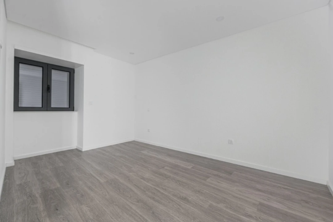 Moradia T4 para Venda em Lago Foto 19