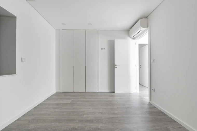 Moradia T4 para Venda em Lago Foto 18