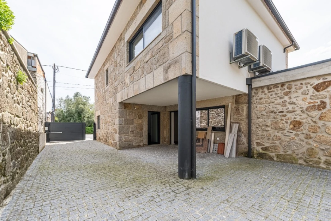 Moradia T4 para Venda em Lago Foto 21