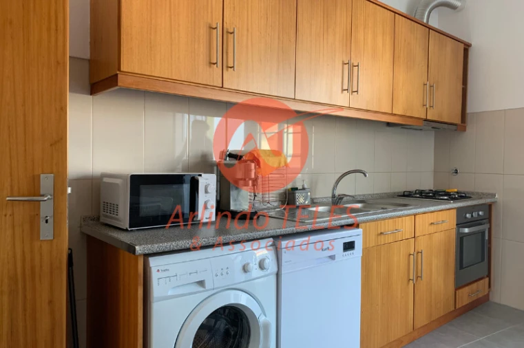 Moradia T4 para Venda em Angra (São Pedro) Foto 18