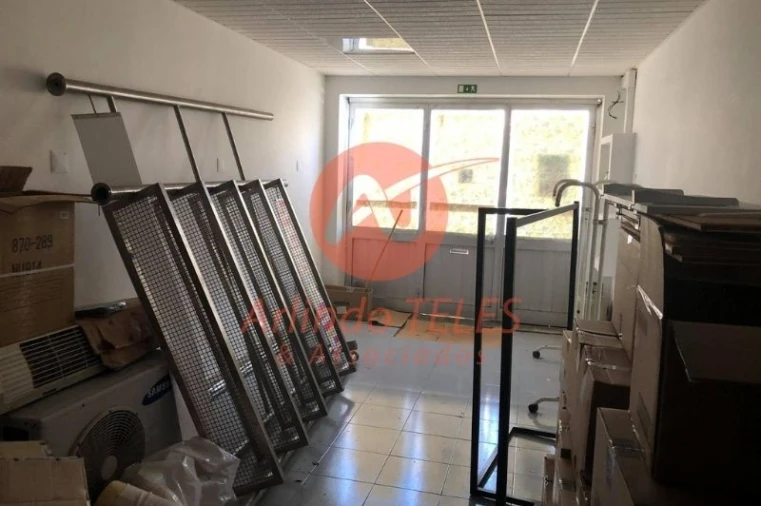 Moradia T4 para Venda em Angra (São Pedro) Foto 36