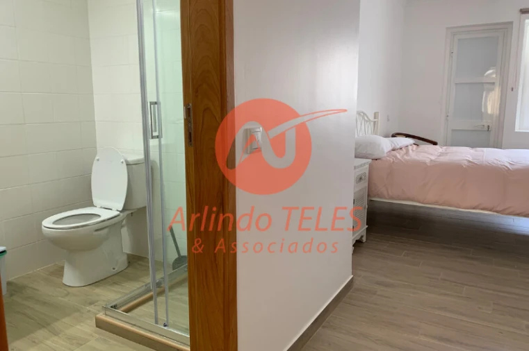 Moradia T4 para Venda em Angra (São Pedro) Foto 25