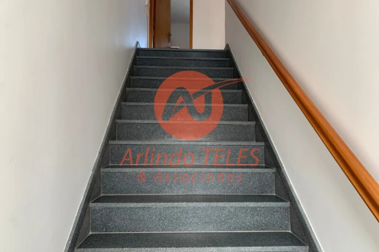 Moradia T4 para Venda em Angra (São Pedro) Foto 22