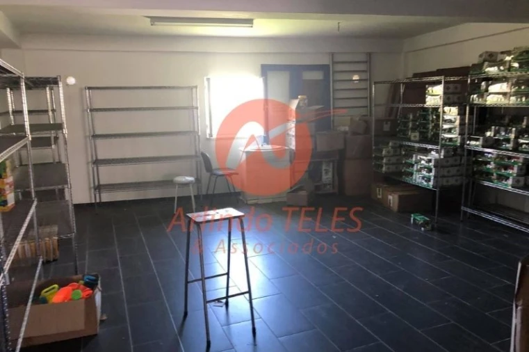 Moradia T4 para Venda em Angra (São Pedro) Foto 38