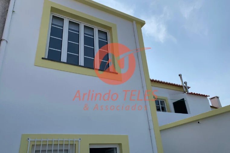 Moradia T4 para Venda em Angra (São Pedro) Foto 2