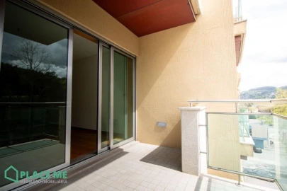 Apartamento T2 para Arrendamento em Creixomil