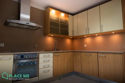 Apartamento T2 para Arrendamento em Creixomil