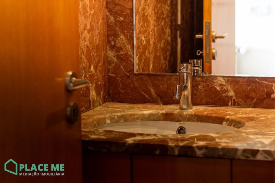 Apartamento T2 para Arrendamento em Creixomil Foto 8