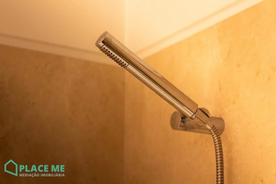 Apartamento T2 para Arrendamento em Creixomil Foto 7