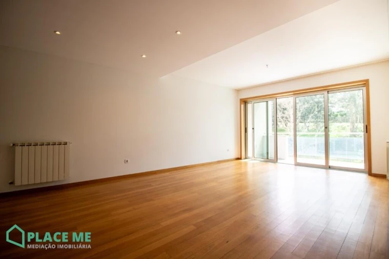 Apartamento T2 para Arrendamento em Creixomil Foto 27