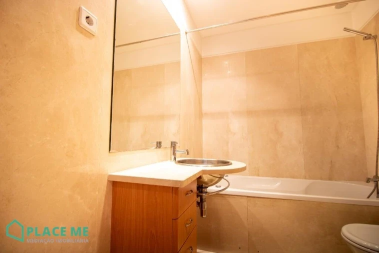 Apartamento T2 para Arrendamento em Creixomil Foto 23