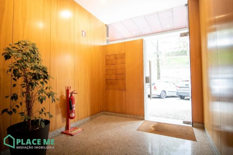 Apartamento T2 para Arrendamento em Creixomil Foto 42
