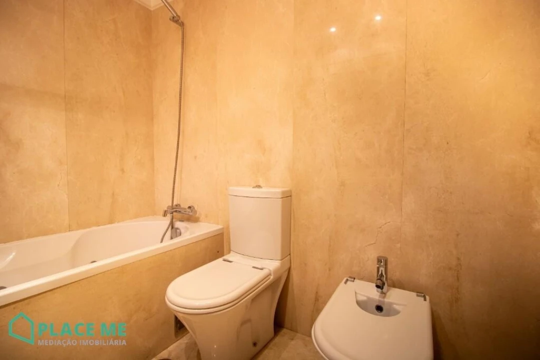 Apartamento T2 para Arrendamento em Creixomil Foto 24