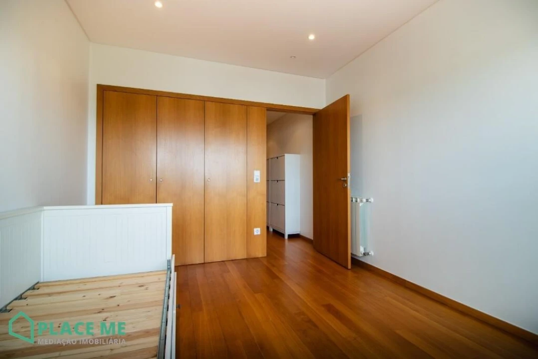 Apartamento T2 para Arrendamento em Creixomil Foto 15