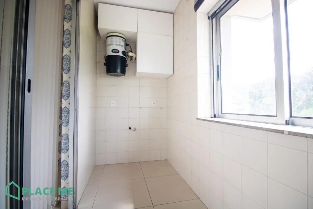 Apartamento T2 para Arrendamento em Creixomil Foto 37