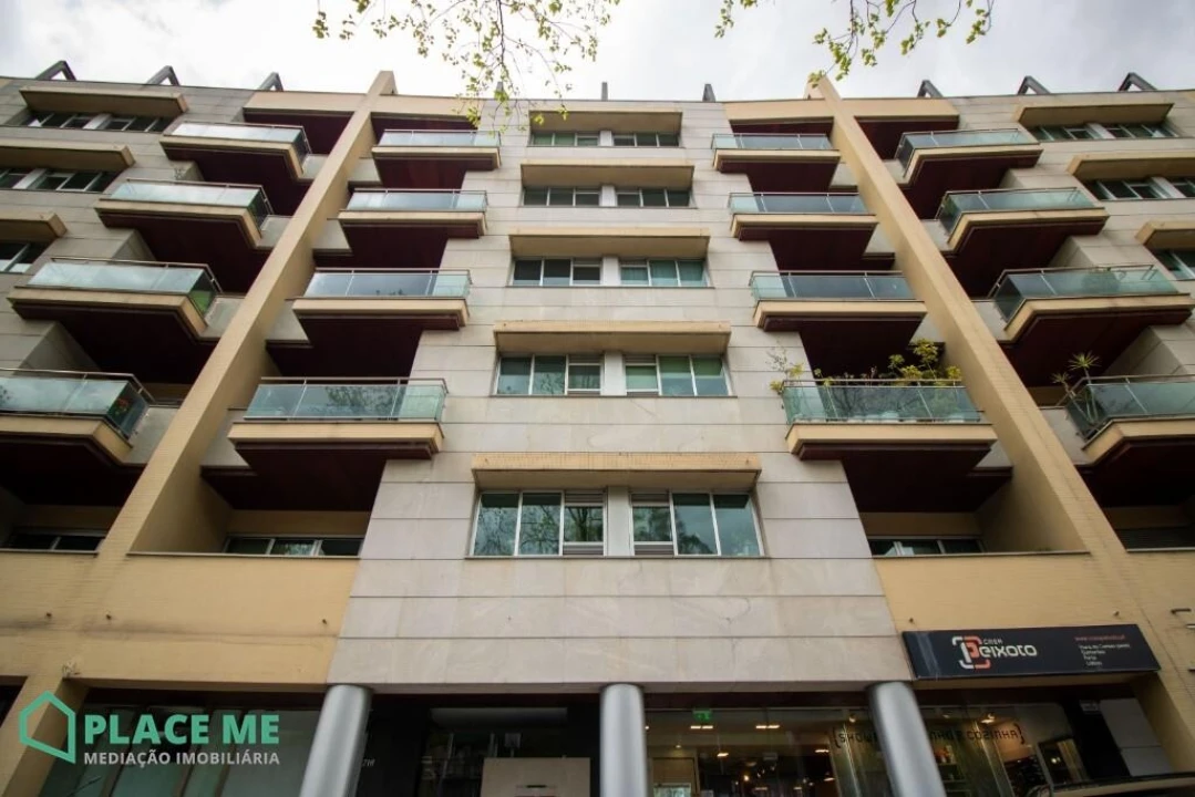 Apartamento T2 para Arrendamento em Creixomil Foto 46