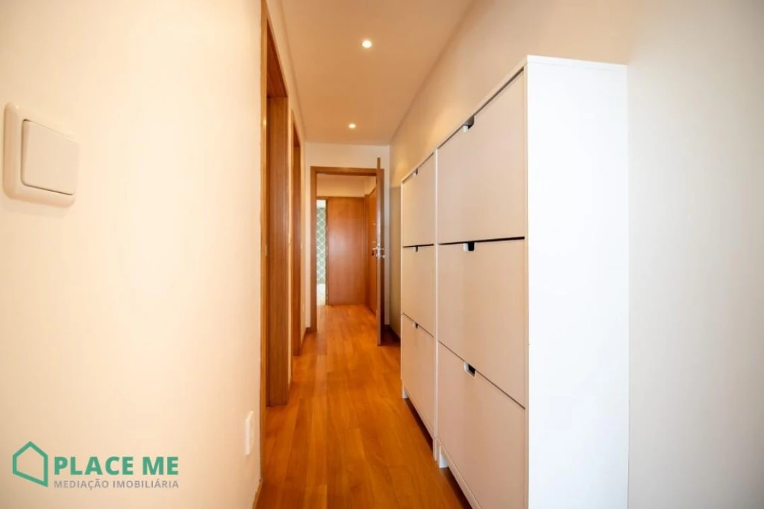 Apartamento T2 para Arrendamento em Creixomil Foto 17