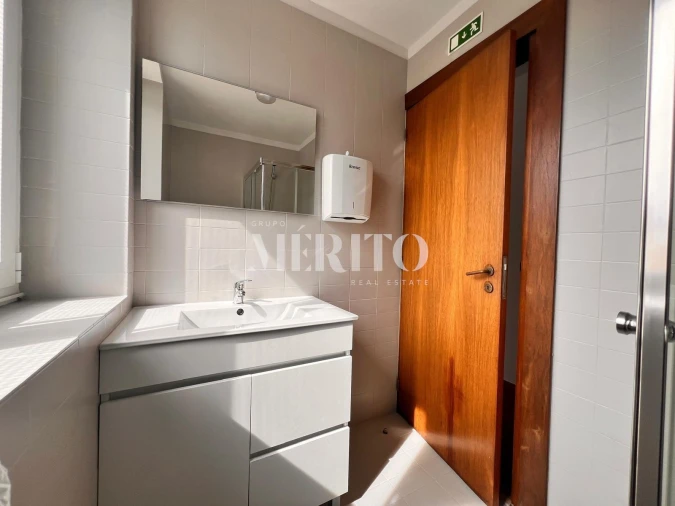 Escritório para Arrendamento em Oliveira, São Paio e São Sebastião Foto 5