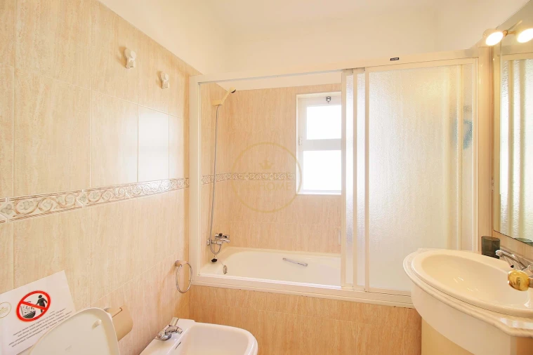 Apartamento T2 para Arrendamento em Portimão Foto 18