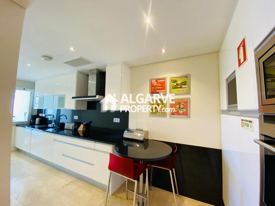 Apartamento T2 para Venda em Quarteira Foto 3