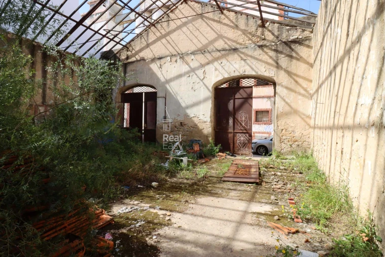 Moradia T6 para Venda em Faro (Sé e São Pedro)