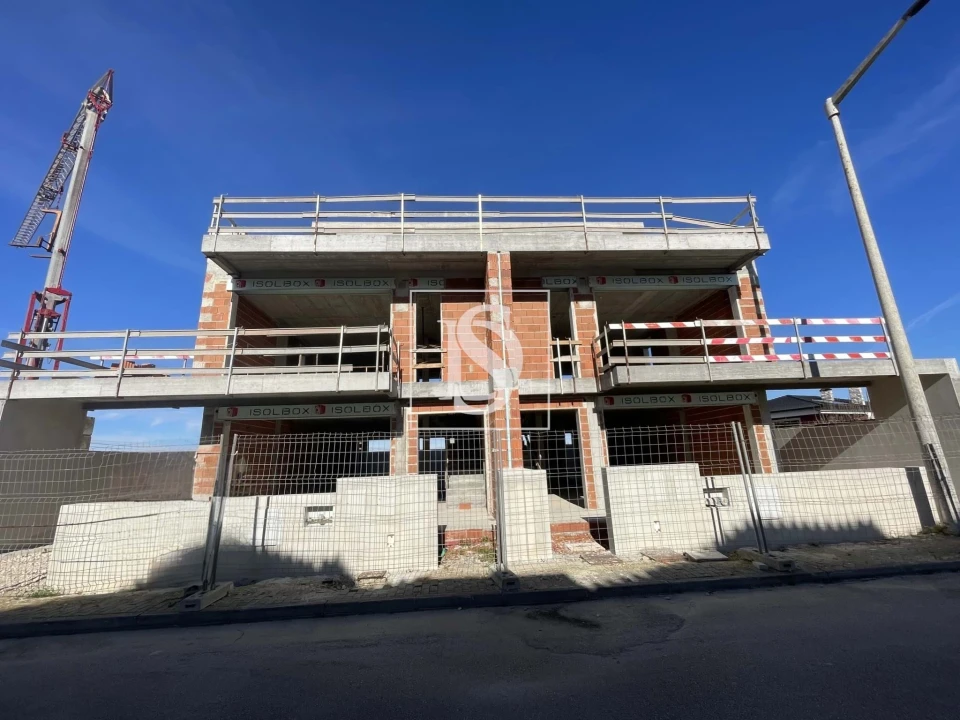 Moradia T4 para Venda em Atouguia da Baleia Foto 3