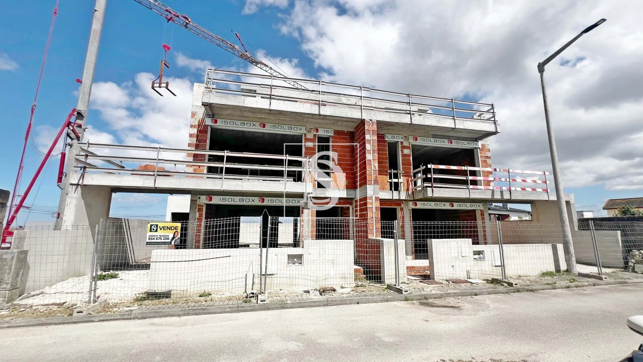 Moradia T4 para Venda em Atouguia da Baleia Foto 5