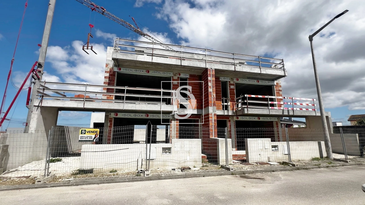 Moradia T4 para Venda em Atouguia da Baleia Foto 6