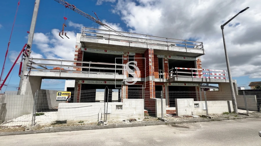 Moradia T4 para Venda em Atouguia da Baleia Foto 6