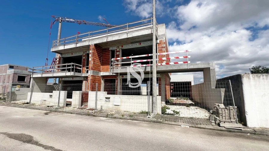 Moradia T4 para Venda em Atouguia da Baleia Foto 8