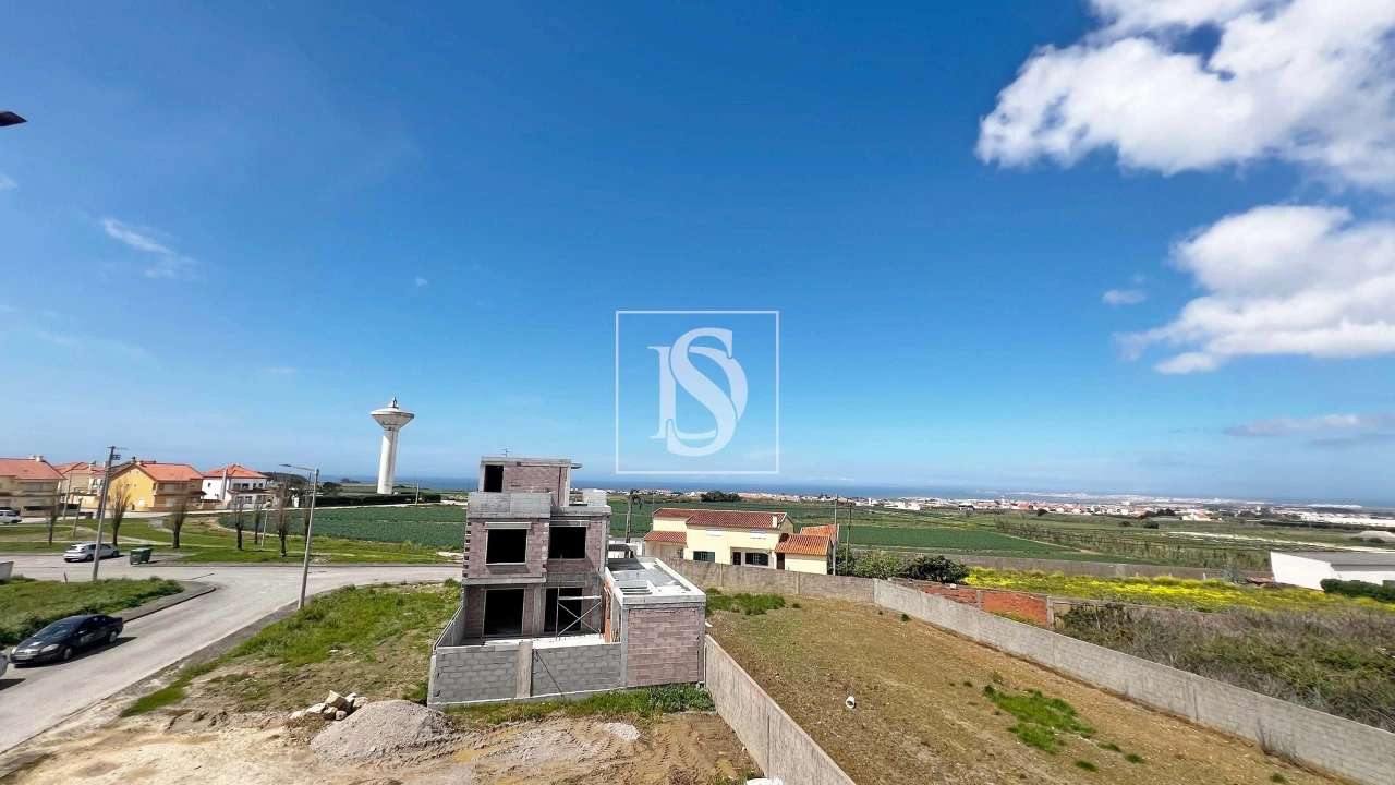 Moradia T4 para Venda em Atouguia da Baleia Foto 10