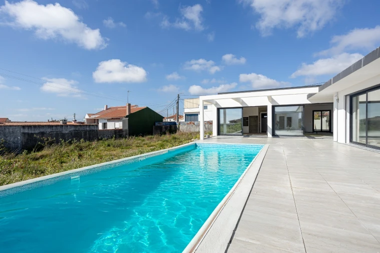 Moradia T3 para Venda em Cortegaça Foto 1