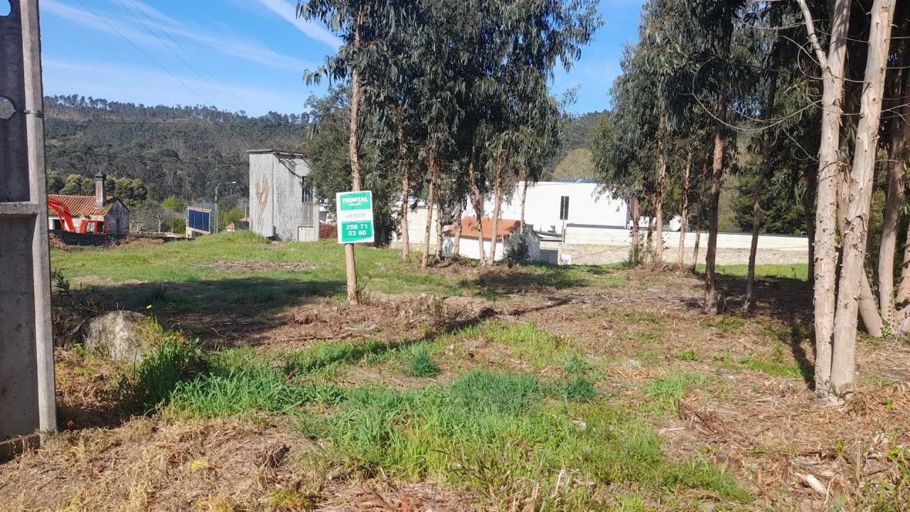 Terreno para Venda em Vilar de Mouros Foto 1