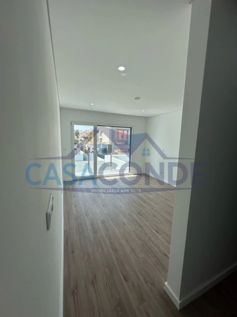 Moradia T4 para Venda em Corroios