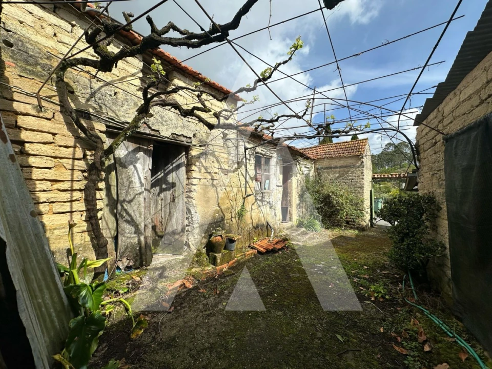 Moradia T2 para Venda em Ouca Foto 2