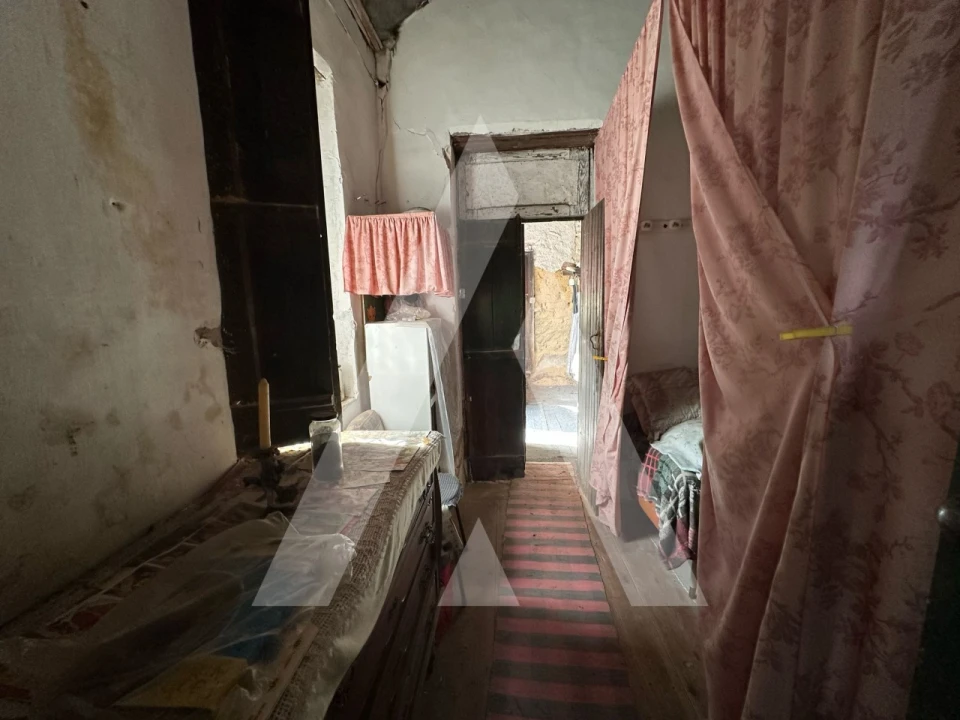 Moradia T2 para Venda em Ouca Foto 6