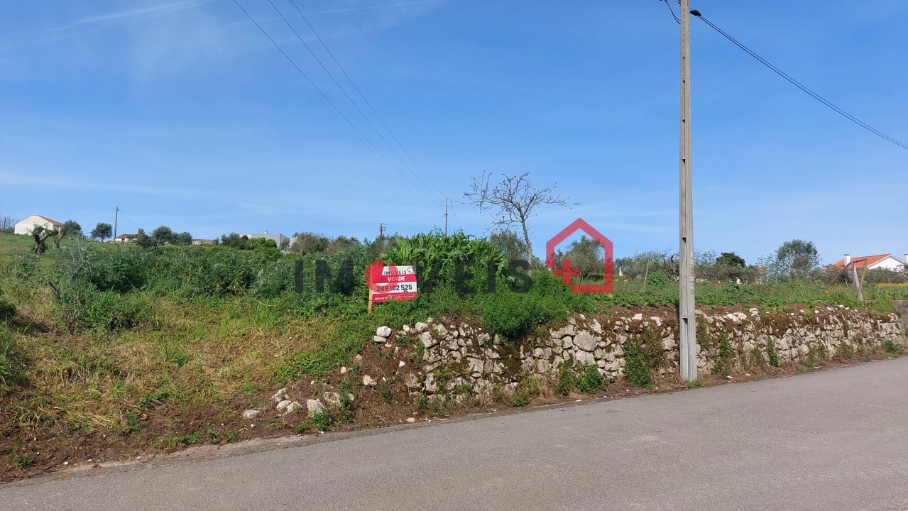 Terreno para Venda em Atouguia Foto 1