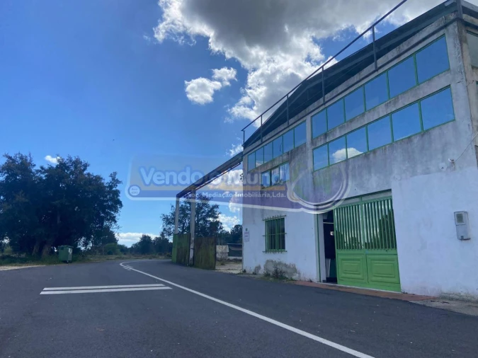 Armazém para Venda em Salvaterra de Magos e Foros de Salvaterra