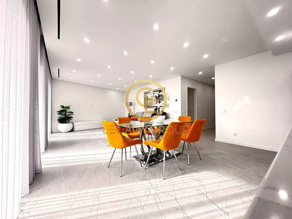Apartamento T2 para Venda em Quarteira Foto 10